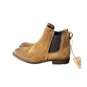 Born Laney Rust Tobacco Distressed Suede Boots – Sz 10M
